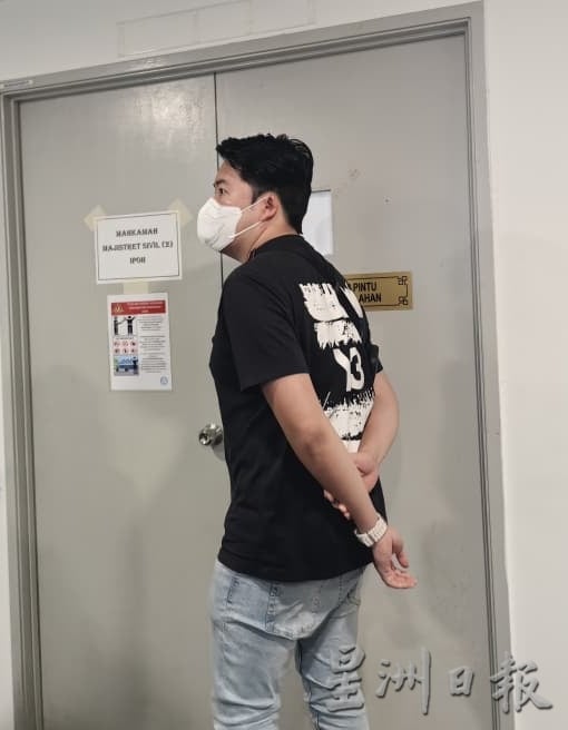 公司负责人不认罪 涉售未经认证对讲机被控 