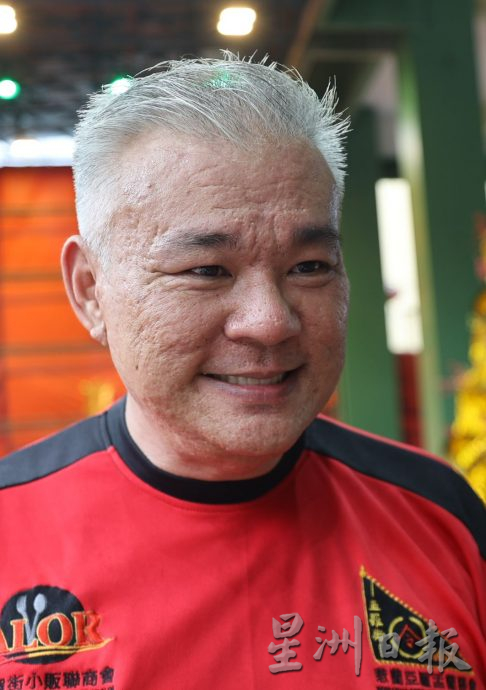 (已签发)大都会版4头:阿罗街盂兰胜会最大“亮点”  一架纸扎私人飞机首次亮相