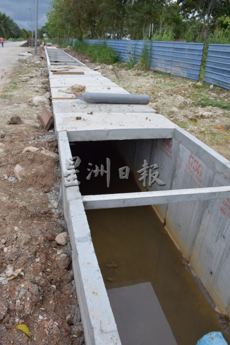 大都会/东禅寺旁小路扩建几近完成，料本月铺柏油完工