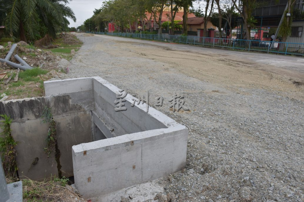 大都会/东禅寺旁小路扩建几近完成，料本月铺柏油完工