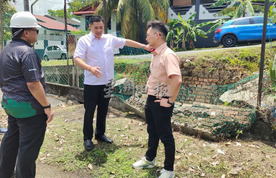 （大北马）野树长在防崩墙上危及墙下的住家，黄佳祯前往了解促英达丽水速解决