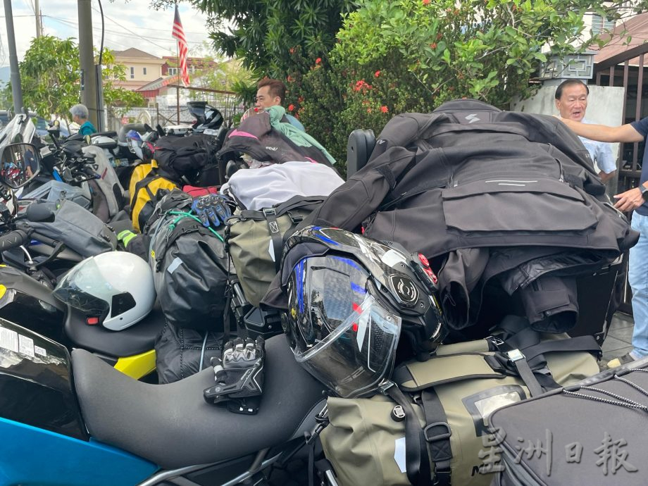 46天跨国摩托游启程 怡摩托车友远征西藏