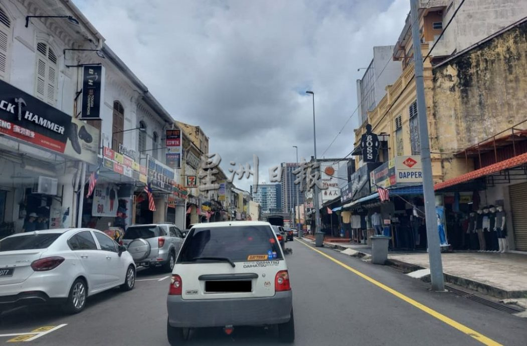 （古城封面主文）黄金好价，佩戴金饰者需谨慎