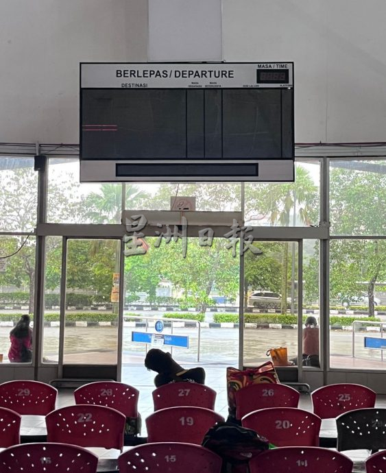 (古城封面主文)邱培栋巡视巴士总站及亲身体验公共交通服务