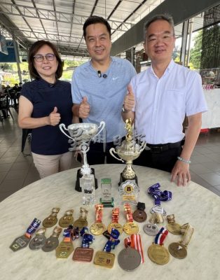 杜依蔚世锦赛夺冠·父母盼女儿健康平安 继续努力