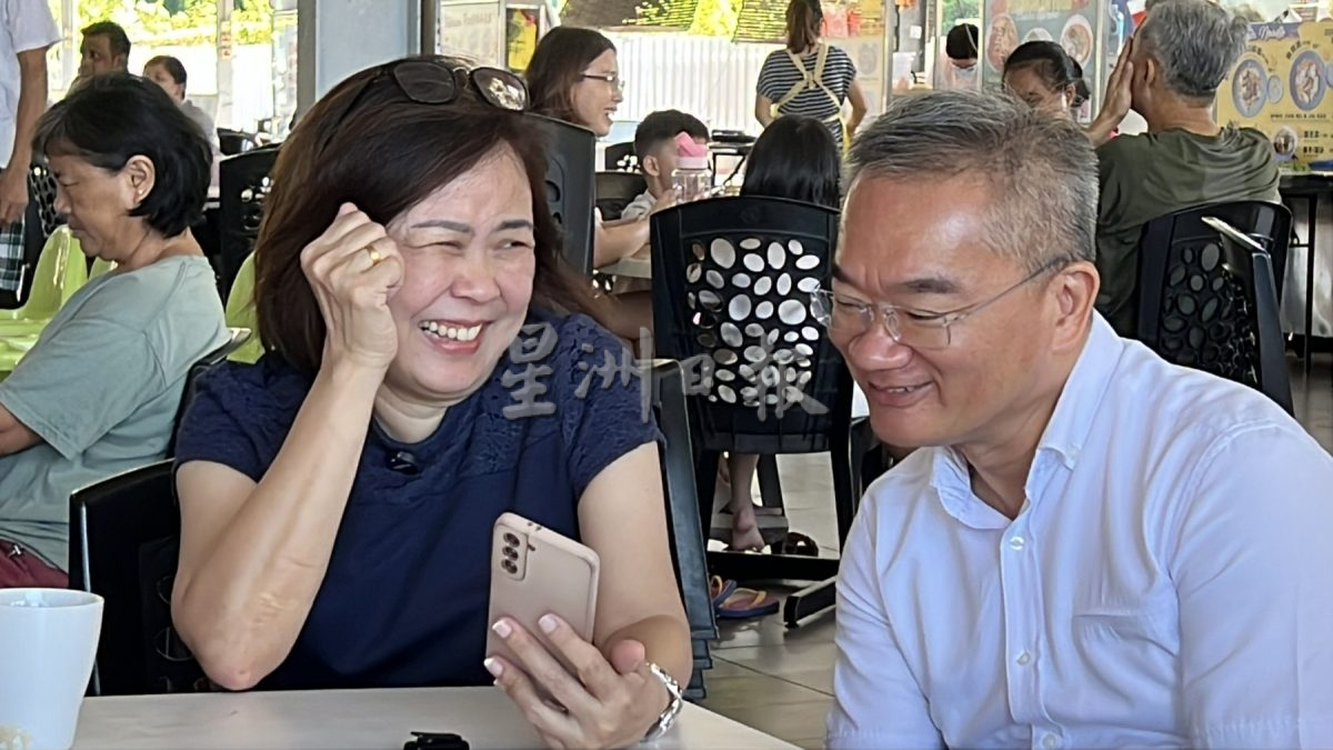 杜依蔚世锦赛夺冠·父母盼女儿健康平安 继续努力