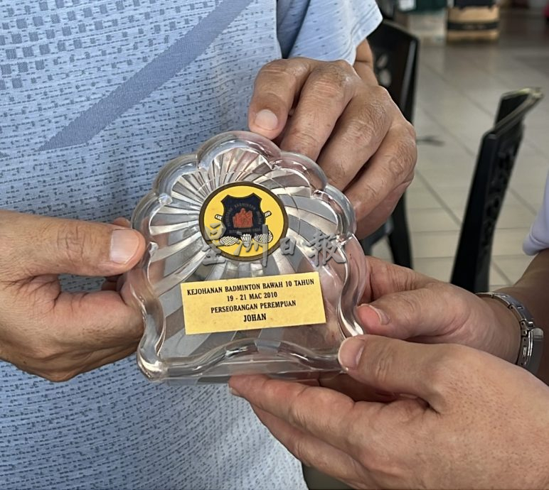 杜依蔚世锦赛夺冠·父母盼女儿健康平安 继续努力