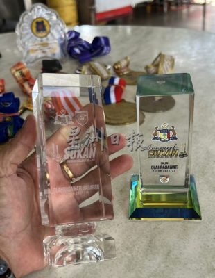 杜依蔚世锦赛夺冠·父母盼女儿健康平安 继续努力