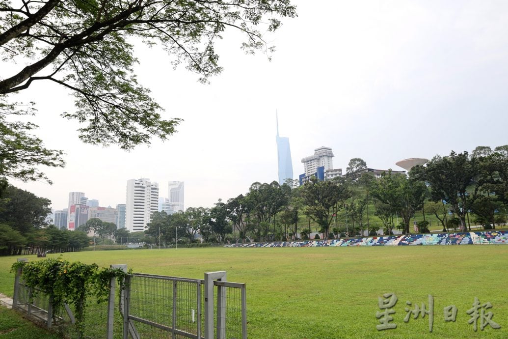 大都会(版2副文)/跟进默布草场是否开放使用