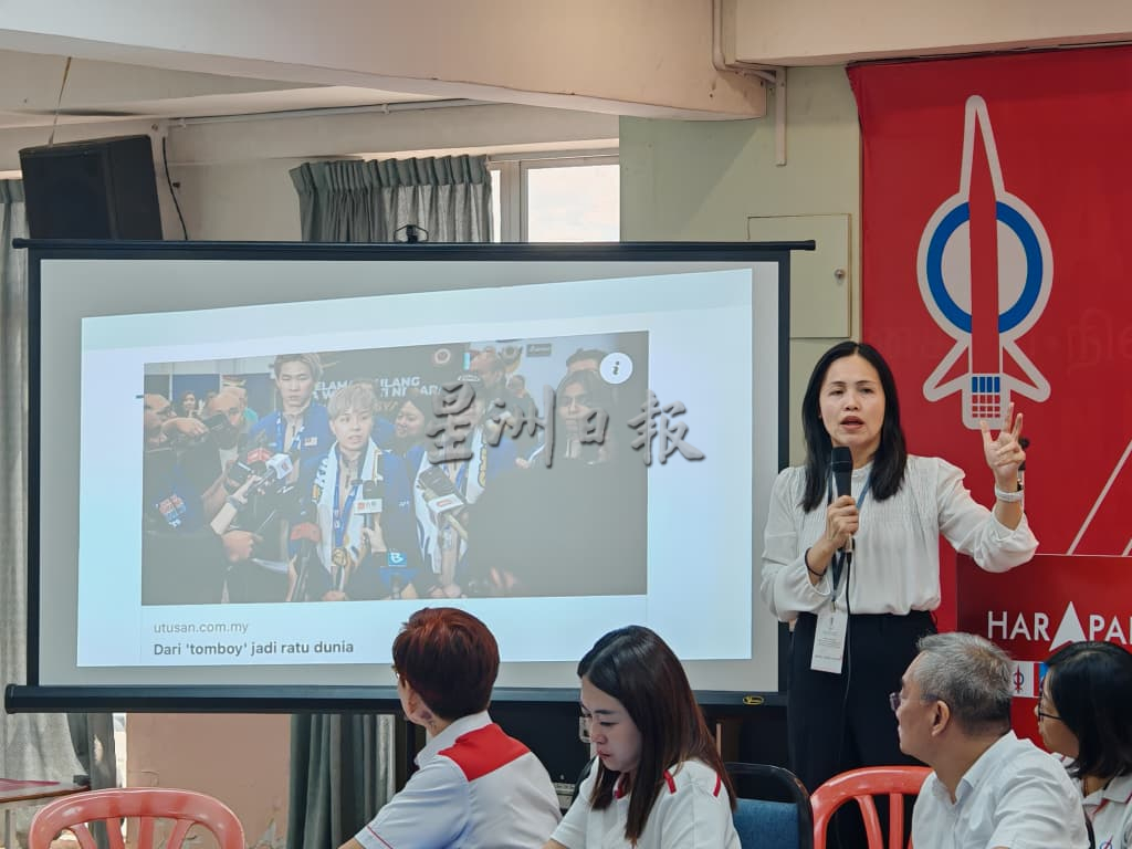 杜依蔚被冠上“tomboy”标题，张念群：杜依蔚让我们看到不仅是美好女孩，还是世界冠军