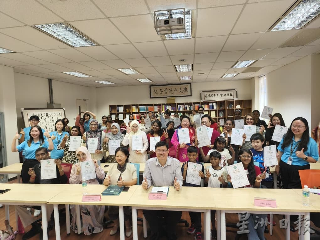 克服学习陌生语言障碍 77优大孔院中文班学员结业
