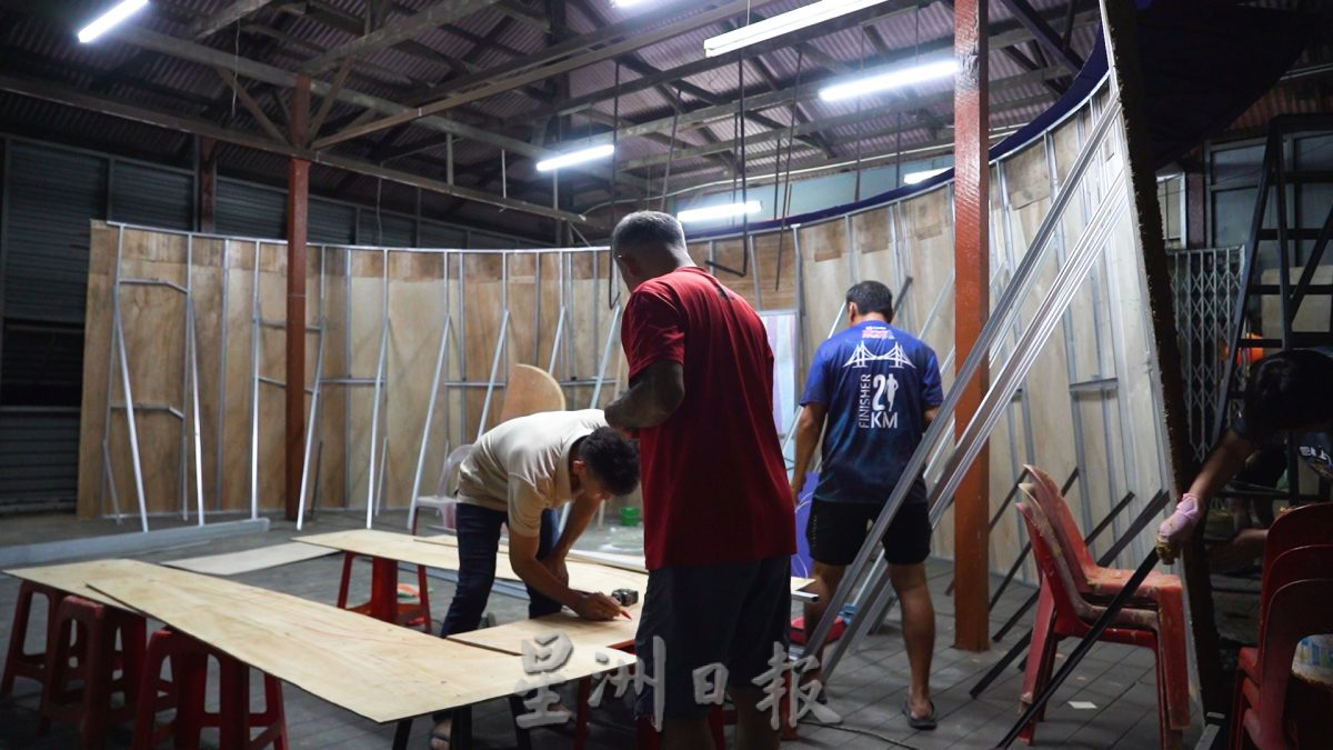 沙威人再写历史 客家土楼“搬”到新村