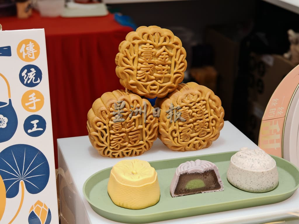 （古城封面副文）华人市场目前冷静预计靠近中秋才热，友族已开始购月饼，填补了农历七月的销量