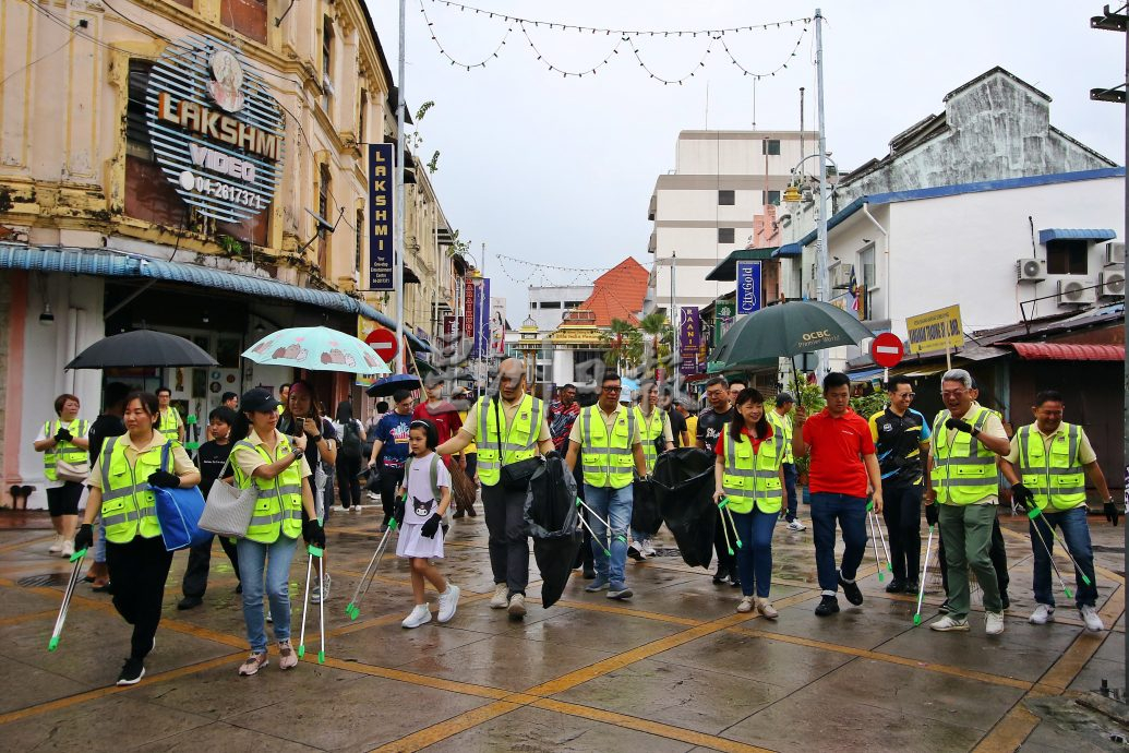 （大北马）槟州建筑暨材料商公会社区清洁活动 雨中大扫除
