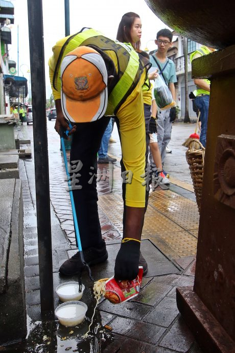 （大北马）槟州建筑暨材料商公会社区清洁活动 雨中大扫除