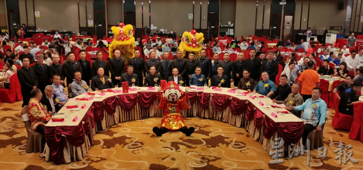 东(已签发):彭亨州摩托车同业公会27周年晚宴