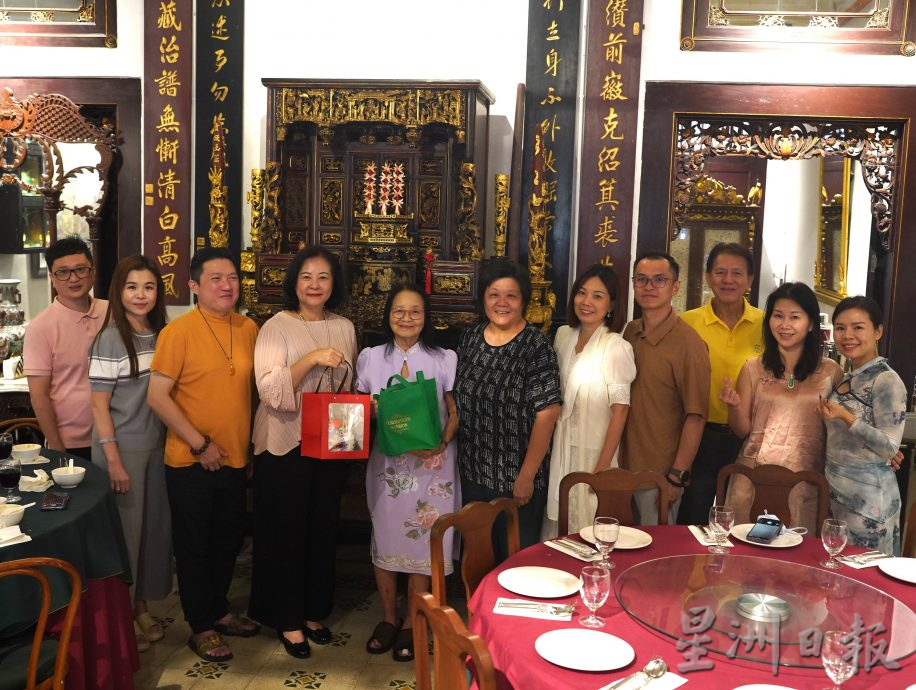 (古城第六版主文)陕西友联妇女儿童交流服务中心,来甲交流文化,体验峇峇娘惹刺绣串珠