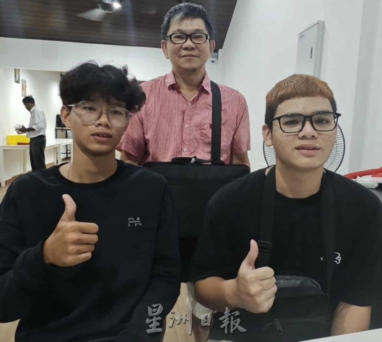 等了67年终成大马公民，退休布商可领援助金可投票