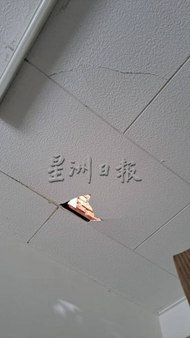 太平金地园狂风大作 数住家屋瓦被吹走幸无人伤