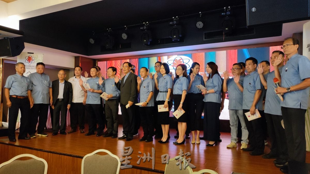 八打灵发展华小工委会宣誓就职