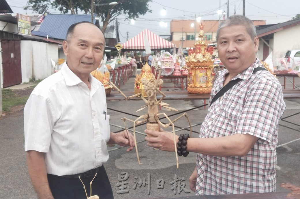 柔：版头：特稿：创艺妙用竹树，仿制昆虫引众瞩目