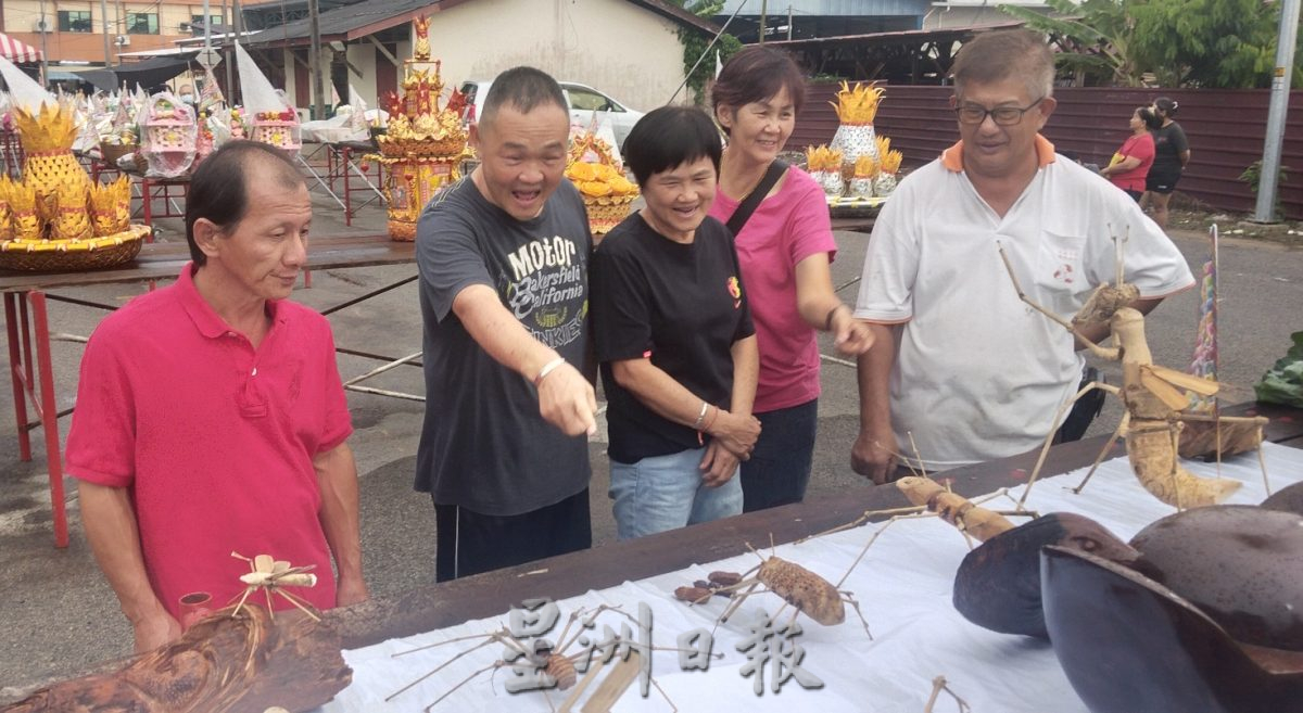 柔：版头：特稿：创艺妙用竹树，仿制昆虫引众瞩目