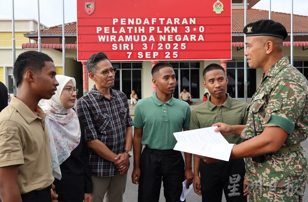 东(已签发):国民服务第三批男学员到北根报到