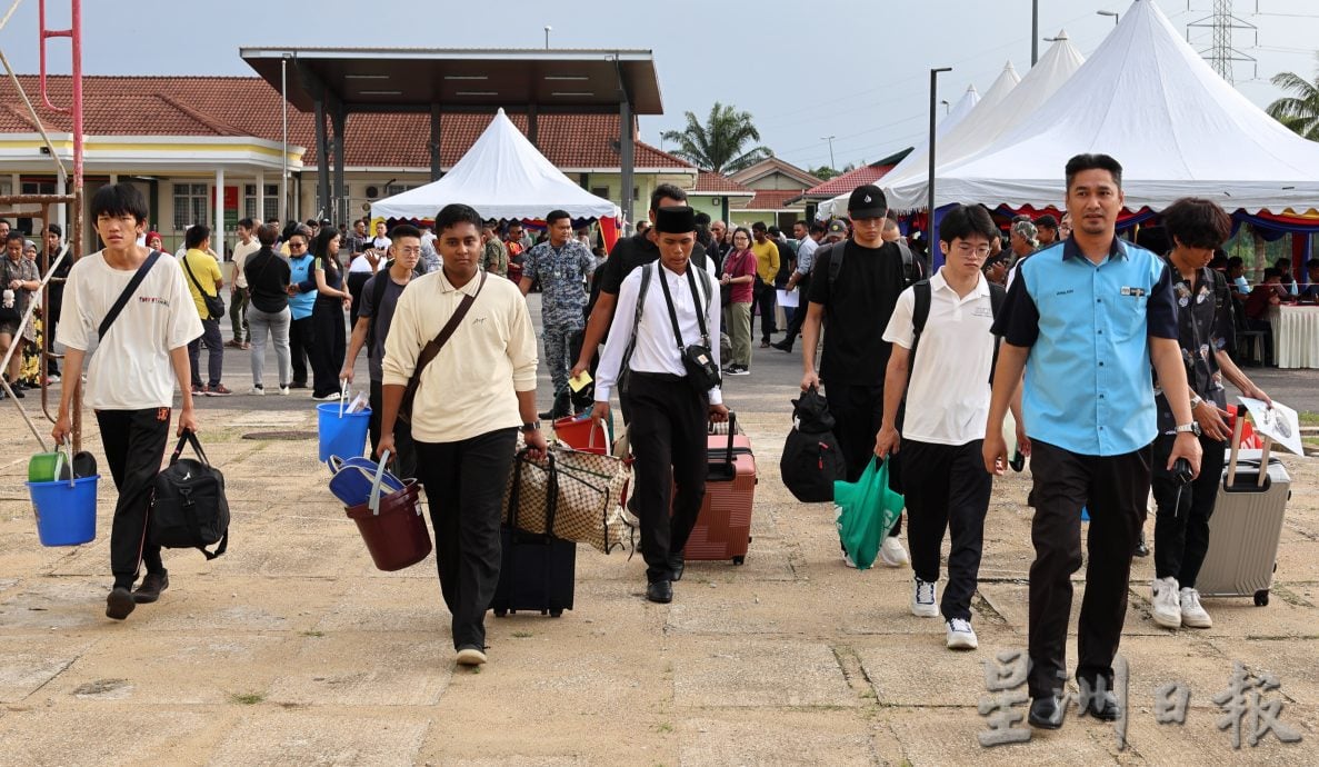 东(已签发):国民服务第三批男学员到北根报到
