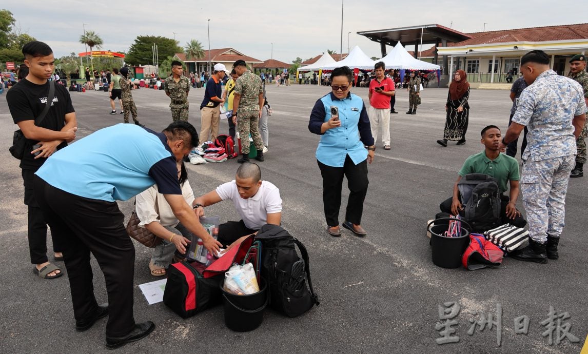 东(已签发):国民服务第三批男学员到北根报到