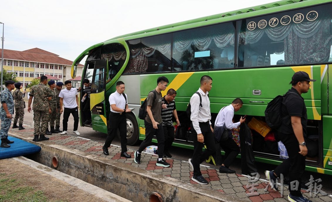 东(已签发):国民服务第三批男学员到北根报到