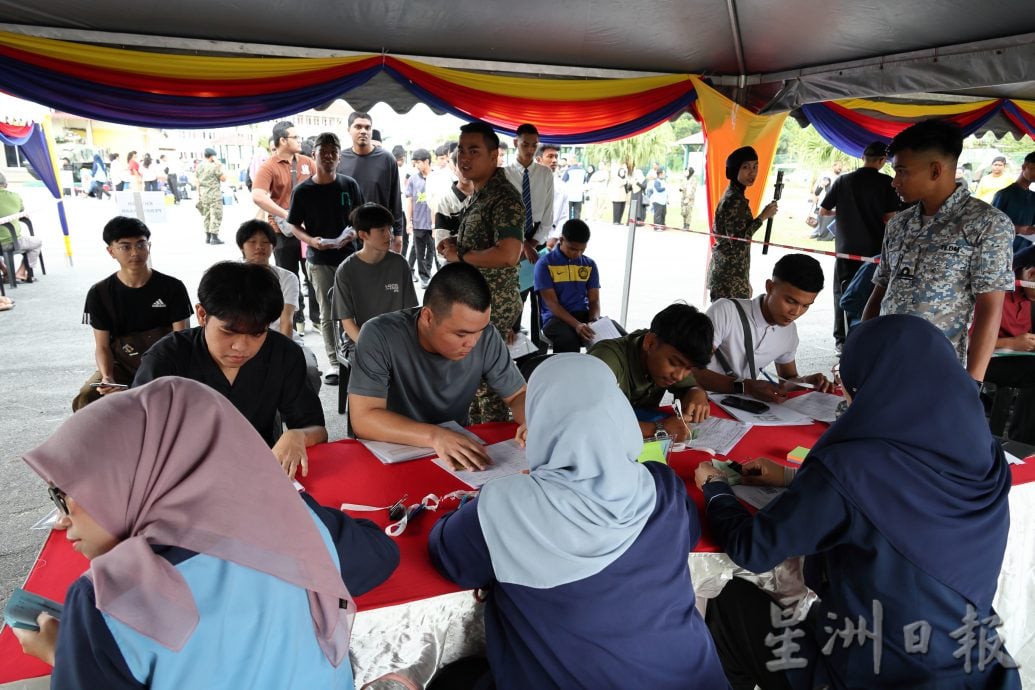 东(已签发):国民服务第三批男学员到北根报到