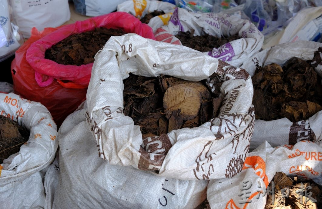 东:(已签发)彭亨州总警长拿督斯里耶哈也披露,警方将销毁2656项毒品证物