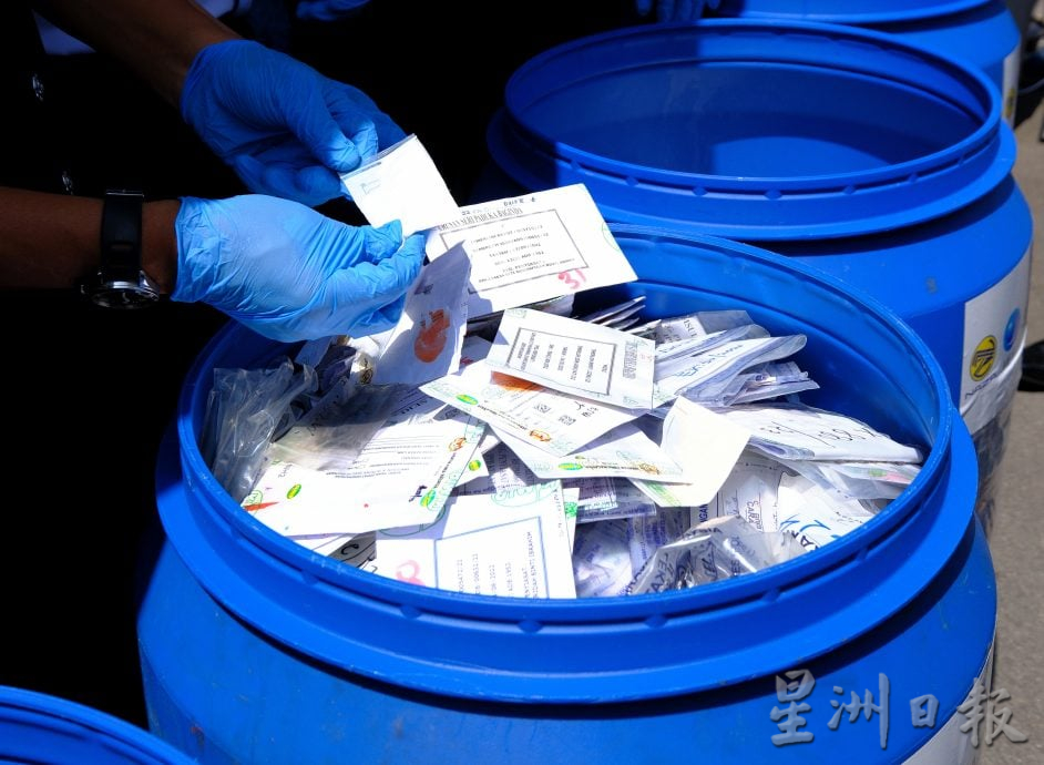 东:(已签发)彭亨州总警长拿督斯里耶哈也披露,警方将销毁2656项毒品证物