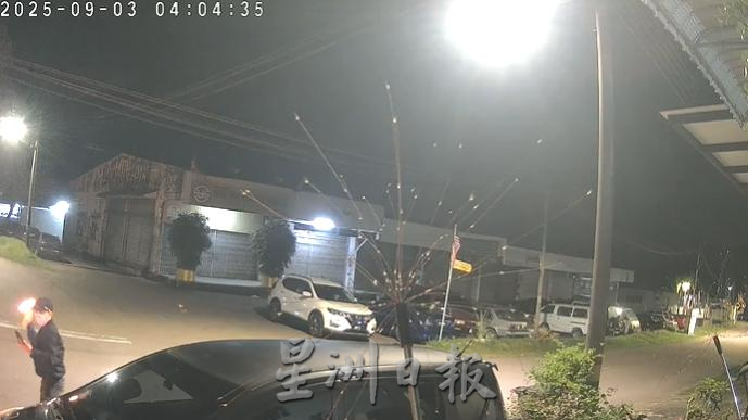 （已签发）全国：居銮纵火女跑腿   疑还干下一案