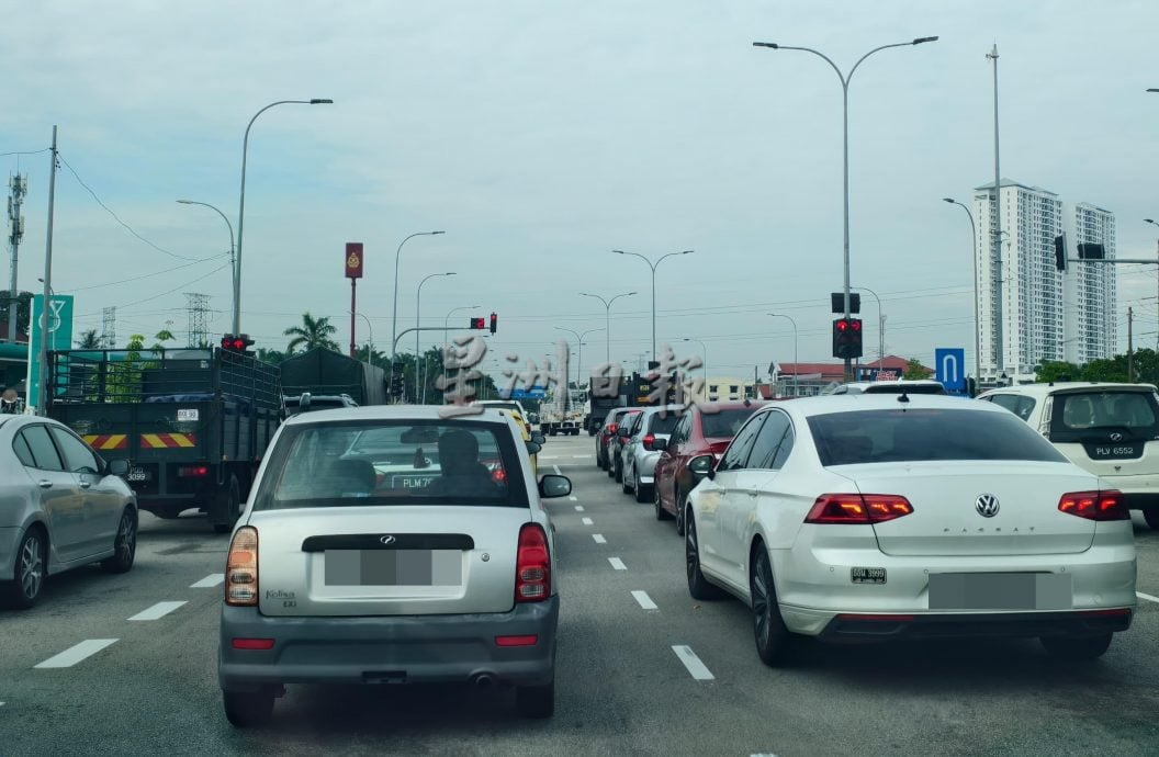 （大北马）方美铼州政府探讨方美铼探讨AI监测车流量