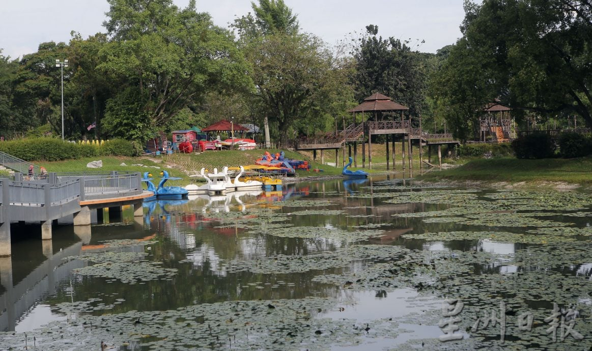 怡大草场 DR公园草场 9月起分段关闭进行维护