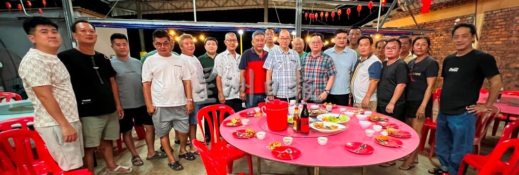 (大都会)马华领袖与丹绒士拔猪农交流