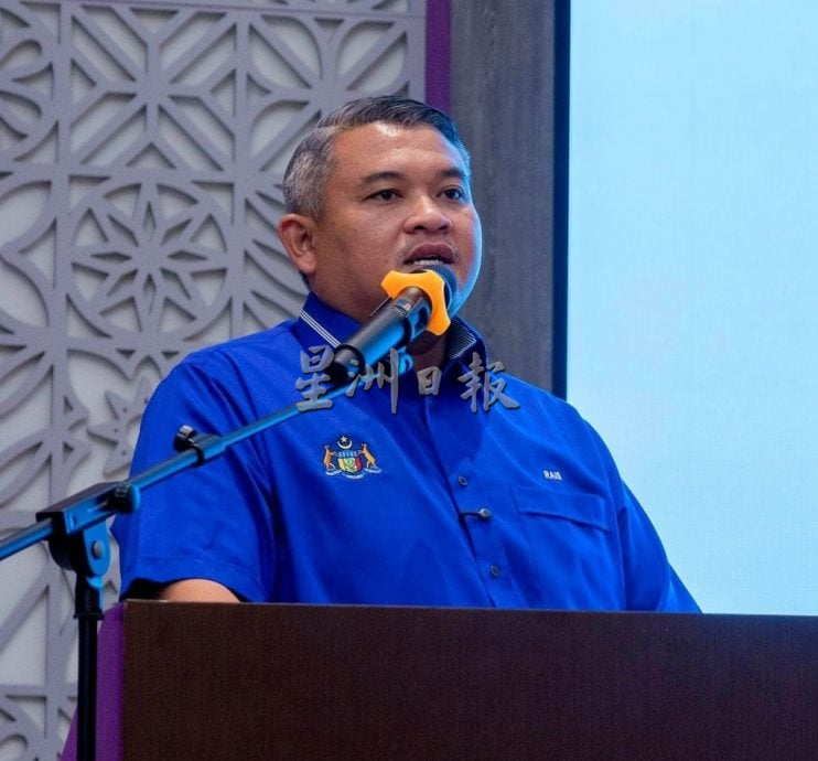 （古城版）男子参与马拉松活动被轿车撞伤