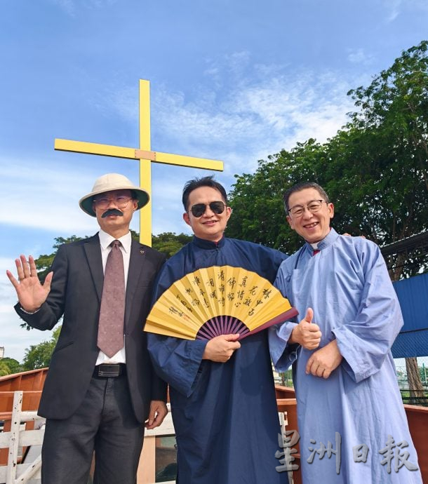 曼绒39团体逾800人 游行3公里庆“双九节”