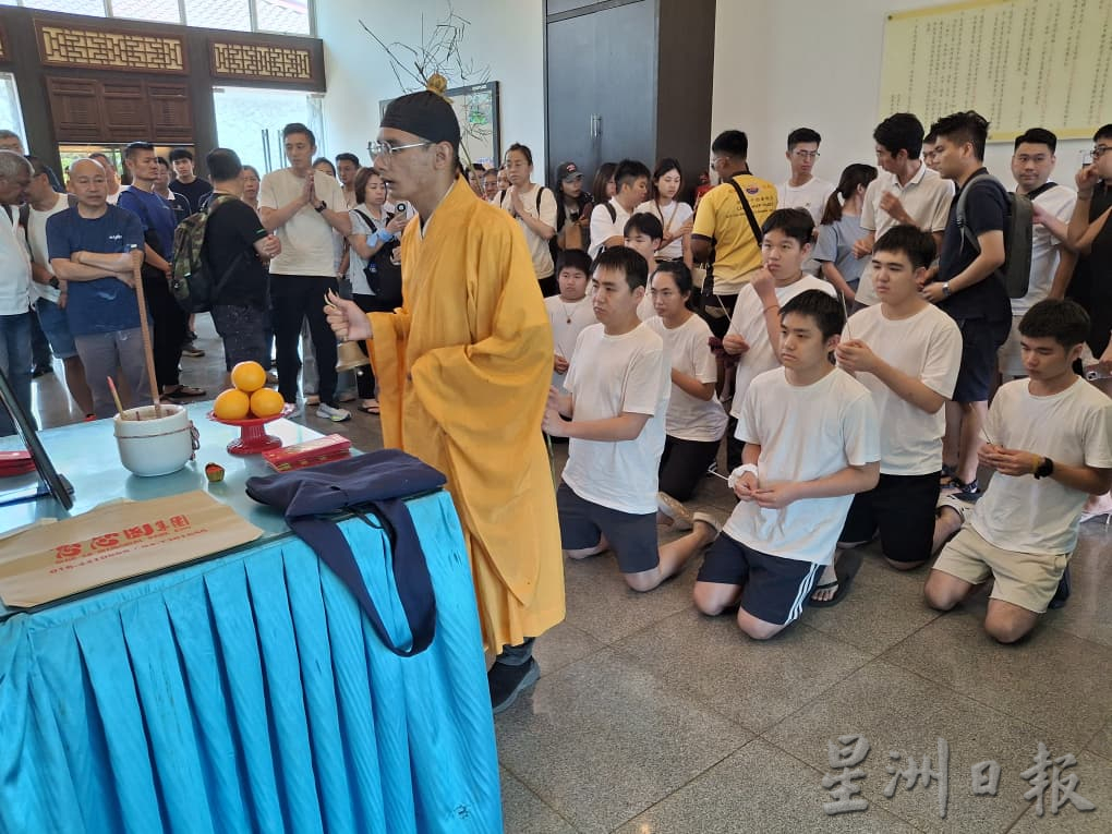 （大北马）交怡脚车赛华男被车撞身亡出殡