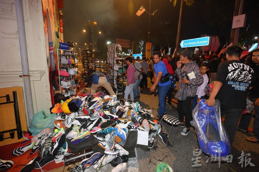 东:(已签发)关丹马哥打路老店屋火灾 广肇会馆百年家具也没了