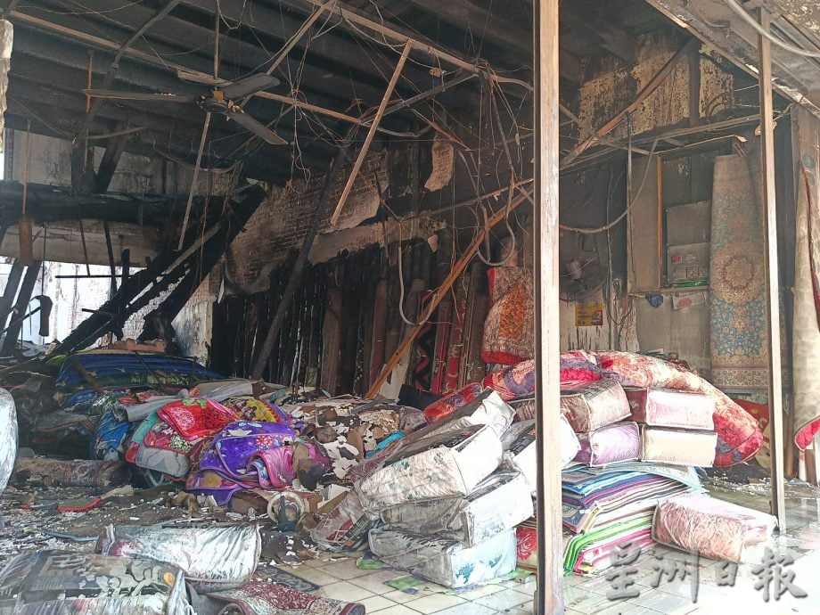 东:(已签发)关丹马哥打路老店屋火灾 广肇会馆百年家具也没了