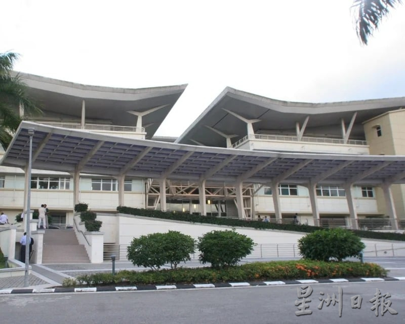 **已签发**柔：封面次头：州议会〡减轻人民生活费负担，柔大臣公布25附加措施