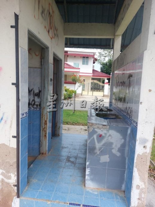 （古城第四版主文）甘榜拉班小型足球场维修后计划增添匹克球二合一球场