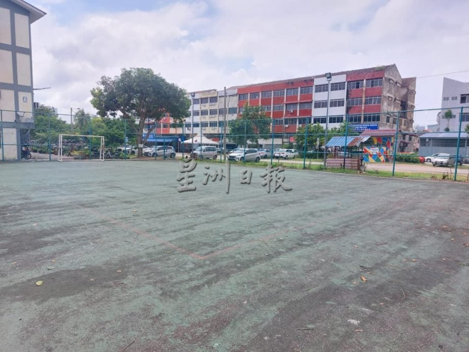 （古城第四版主文）甘榜拉班小型足球场维修后计划增添匹克球二合一球场