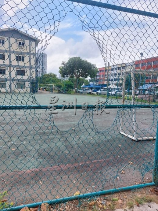 （古城第四版主文）甘榜拉班小型足球场维修后计划增添匹克球二合一球场