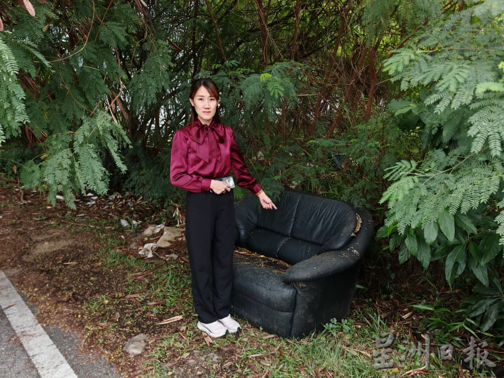 （古城版）空地为清理沦为垃圾场，商家见蟒蛇提心吊胆