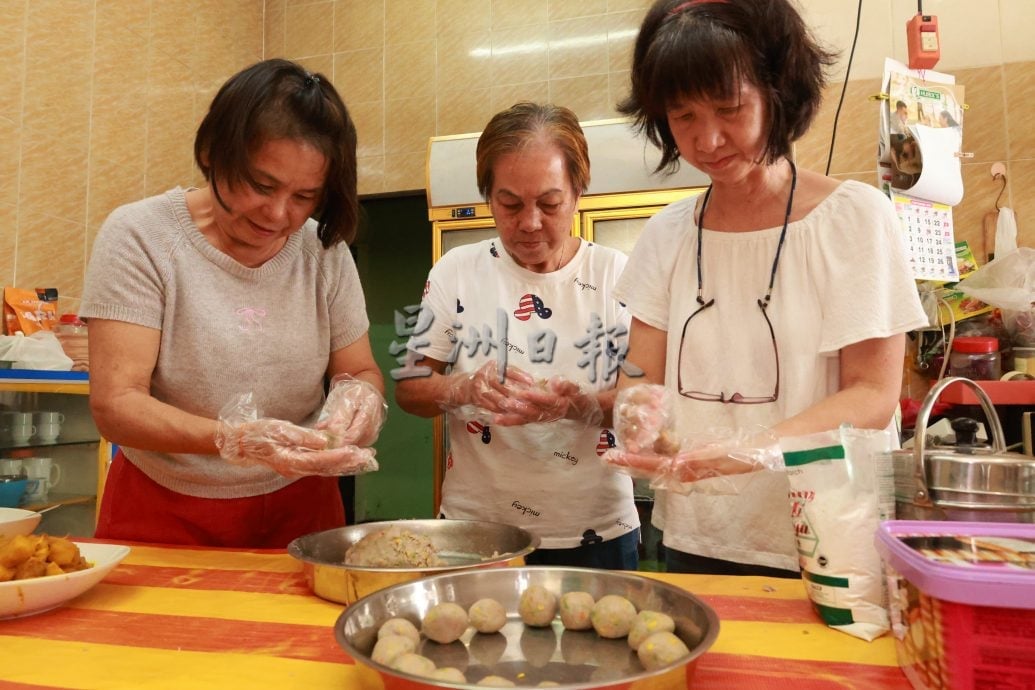 供星洲网(9月15日刊登/私房好菜)素食也能很客家,蔡美好用料理传递健康与善念