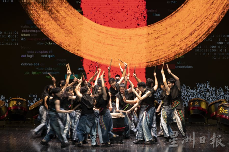 **已签发**柔：封面：新版《鼓动新山》佳评如湖  柔政府探讨纳入旅游项目