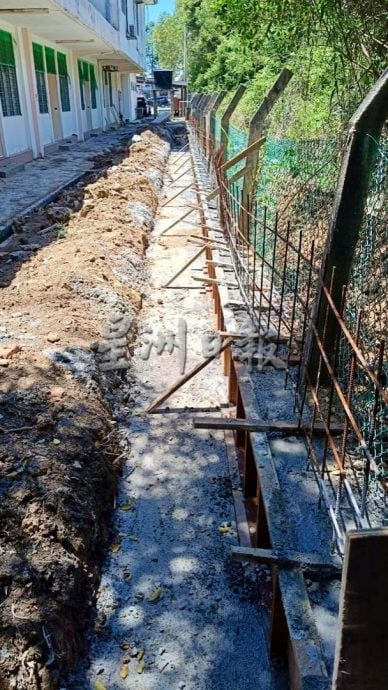 波德申海边教堂屡遭水患 大潮一来即变“水乡”危机四伏